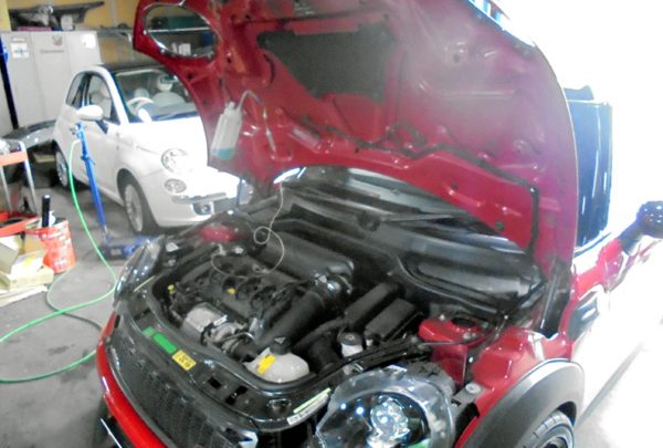 BMWミニ　ＲＥＣＳ施工＆エンジンオイル交換