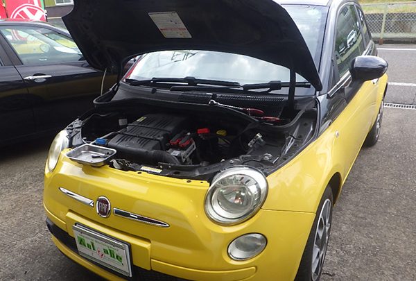 フィアット　５００　冷却水漏れ　サーモスタット交換