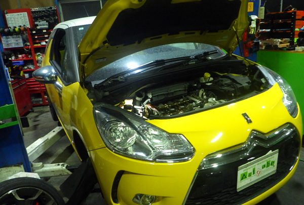 シトロエン　ＤＳ３　タイミングチェーンテンショナー交換