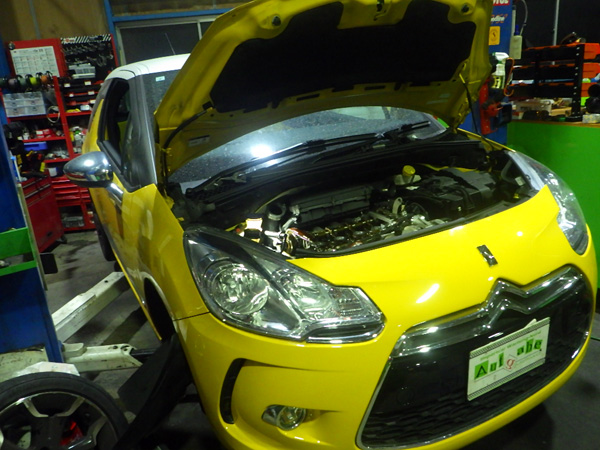 シトロエン　ＤＳ３　タイミングチェーンテンショナー交換