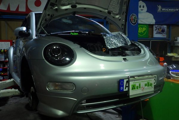 フォルクスワーゲン　ニュービートル　タイミングベルト交換＆オイルシール交換等