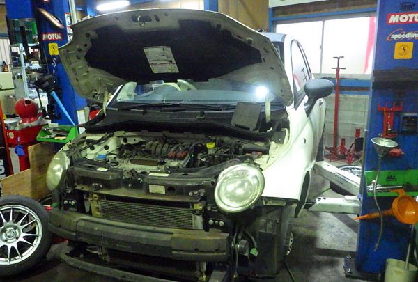 フィアット　５００　ミッション不良　不動　クラッチ交換